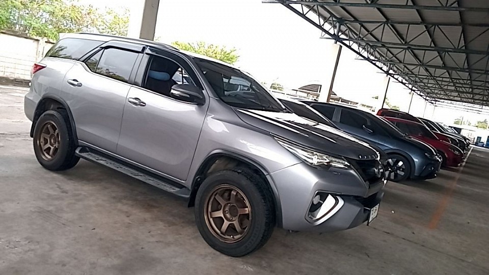 จองรถรับส่งนายสนามบิน 0638108251
