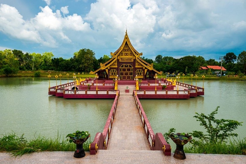 ติดต่อสอบถามการท่องเที่ยวโทร.0638108251